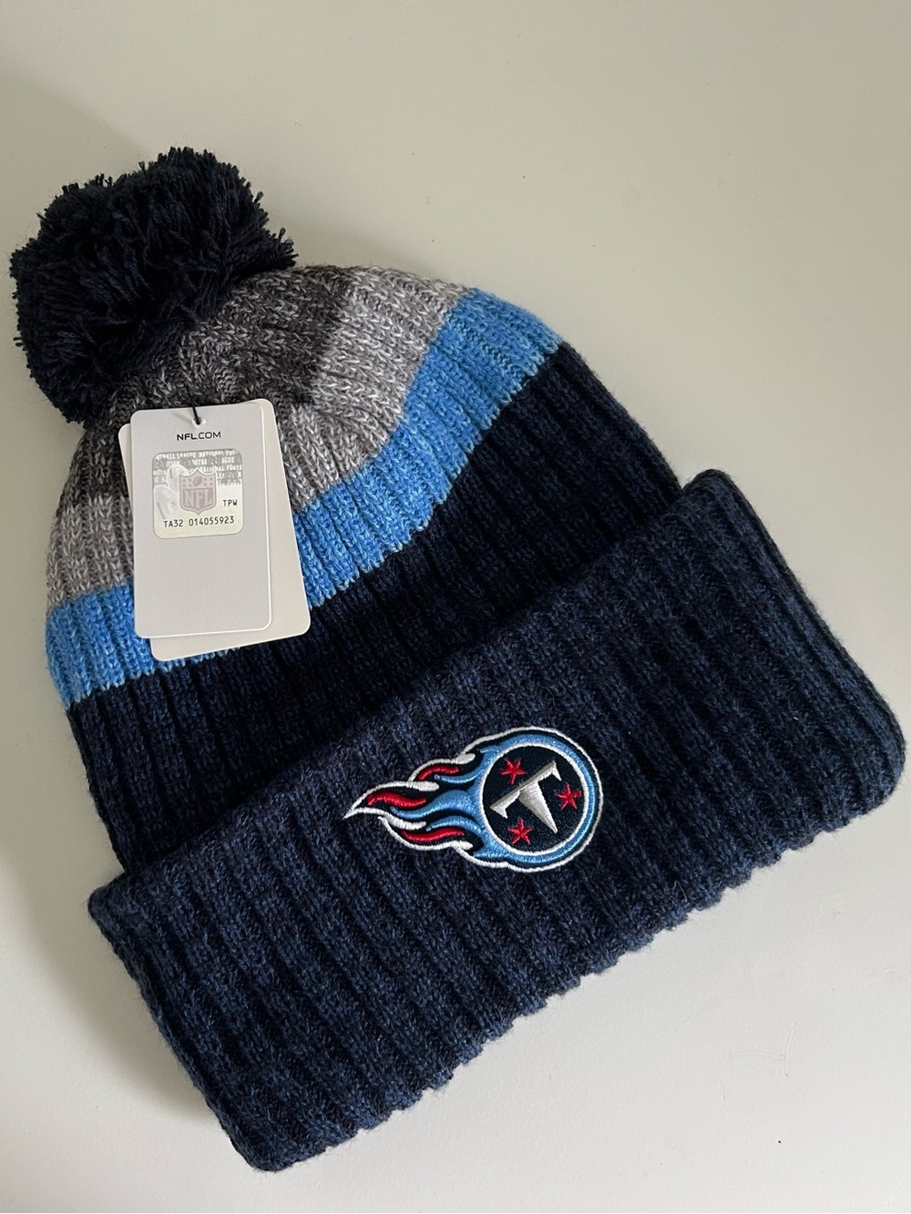 NFL Tennessee Titans Flurry Knit Beanie/Football Hat - OSFA - NWT